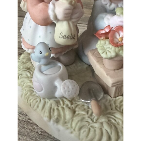 Precious Moments 2001 Planting the Seeds of Love #101548 Ltd Ed 1190/7500 No Box - Picture 8 of 14